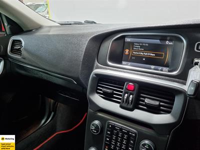 2013 Volvo V40 - Thumbnail