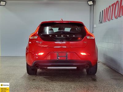 2013 Volvo V40 - Thumbnail