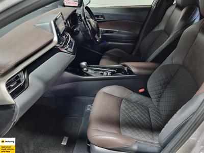 2017 Toyota C-HR - Thumbnail