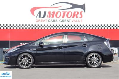 2012 Toyota Prius - Thumbnail