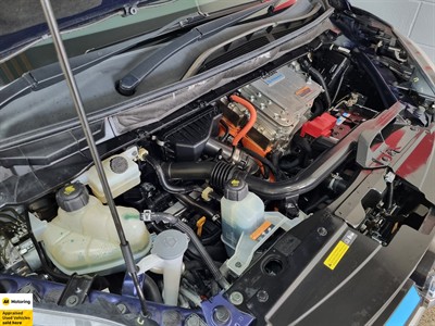 2018 Nissan Serena - Thumbnail