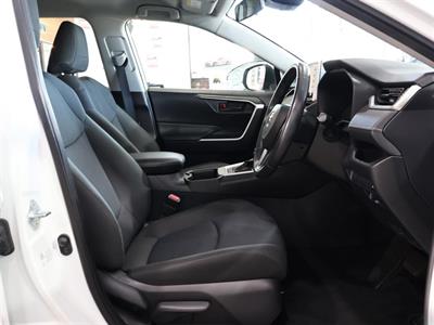 2022 Toyota RAV4 - Thumbnail