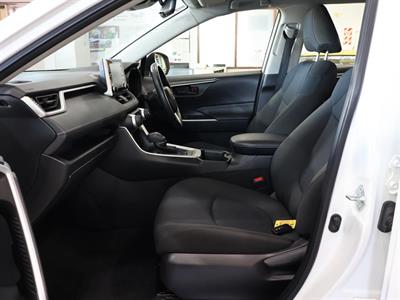 2022 Toyota RAV4 - Thumbnail