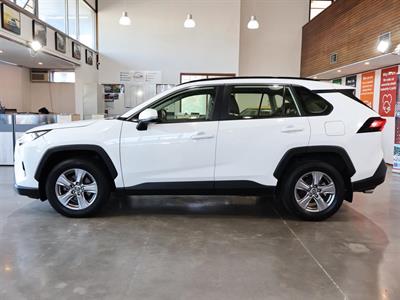 2022 Toyota RAV4 - Thumbnail