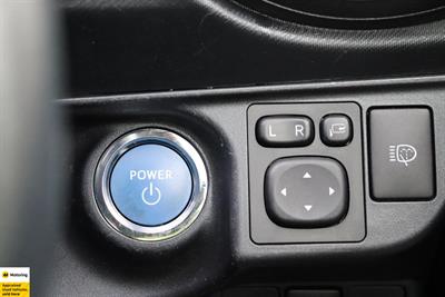 2014 Toyota Aqua - Thumbnail