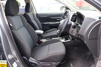 2021 Mitsubishi Outlander - Thumbnail