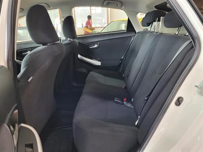 2012 Toyota Prius - Thumbnail