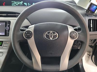 2012 Toyota Prius - Thumbnail