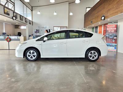 2012 Toyota Prius - Thumbnail