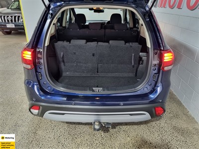 2020 Mitsubishi Outlander - Thumbnail