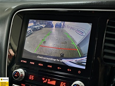 2020 Mitsubishi Outlander - Thumbnail