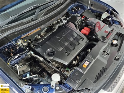 2020 Mitsubishi Outlander - Thumbnail