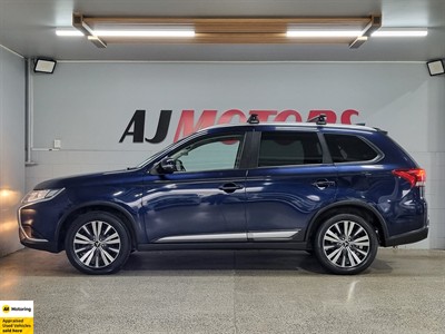 2020 Mitsubishi Outlander - Thumbnail