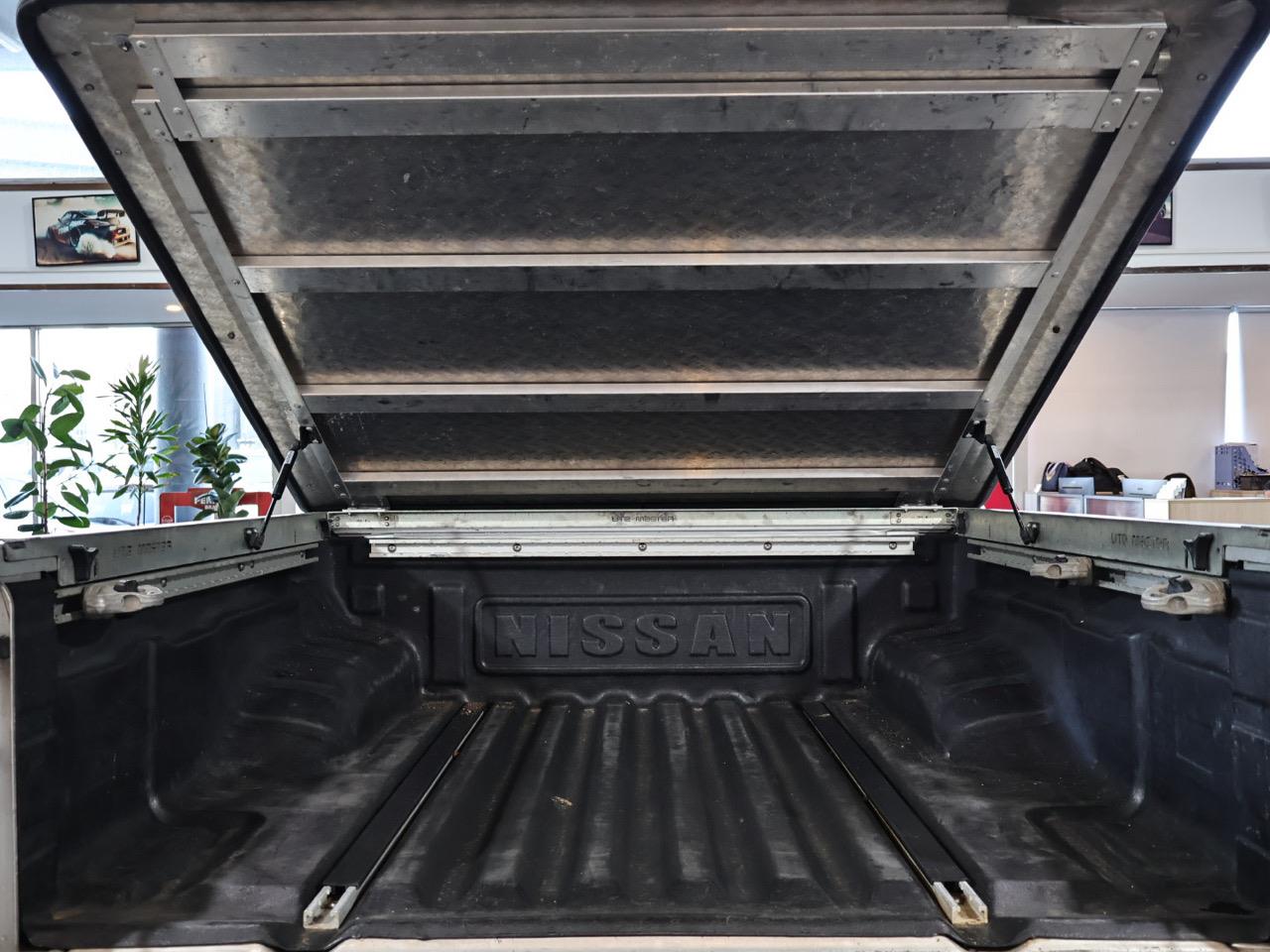 2013 Nissan NAVARA