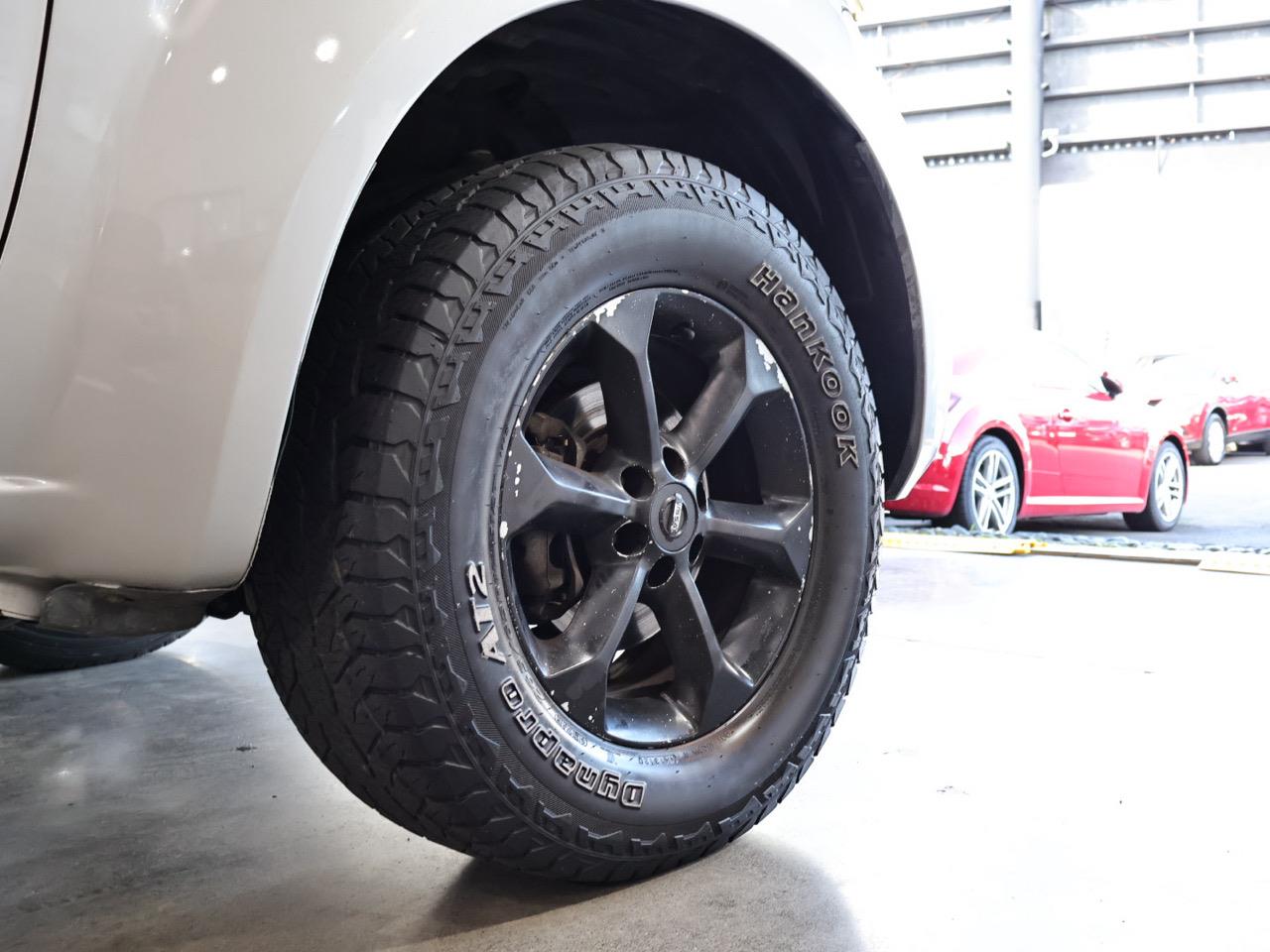 2013 Nissan NAVARA