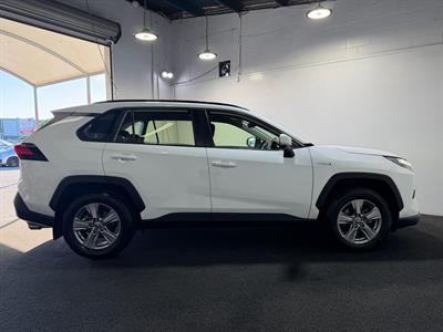 2022 Toyota RAV4 - Thumbnail