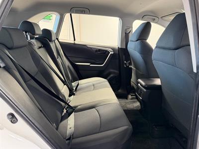 2022 Toyota RAV4 - Thumbnail