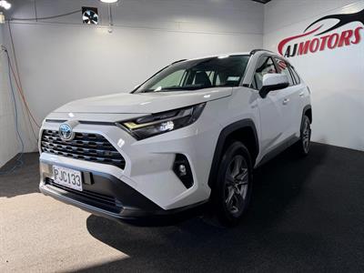 2022 Toyota RAV4 - Thumbnail