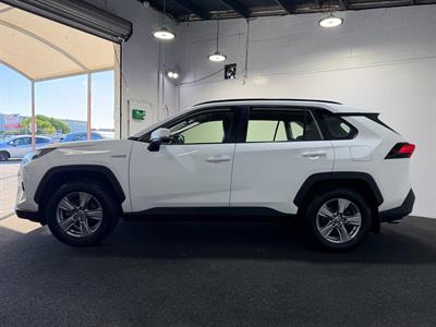 2022 Toyota RAV4 - Thumbnail