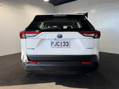 2022 Toyota RAV4 - Thumbnail