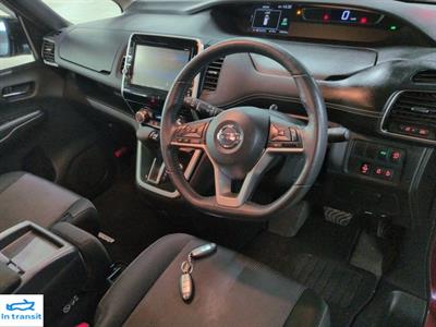 2017 Nissan Serena - Thumbnail