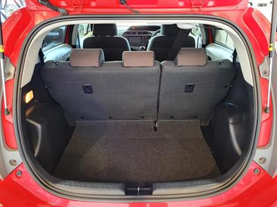 2013 Toyota Aqua - Thumbnail