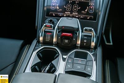 2021 Lamborghini Urus - Thumbnail