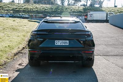 2021 Lamborghini Urus - Thumbnail
