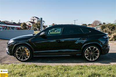 2021 Lamborghini Urus - Thumbnail