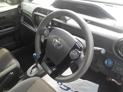 2017 Toyota Aqua - Thumbnail