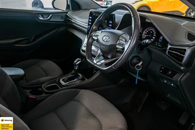 2022 Hyundai IONIQ - Thumbnail