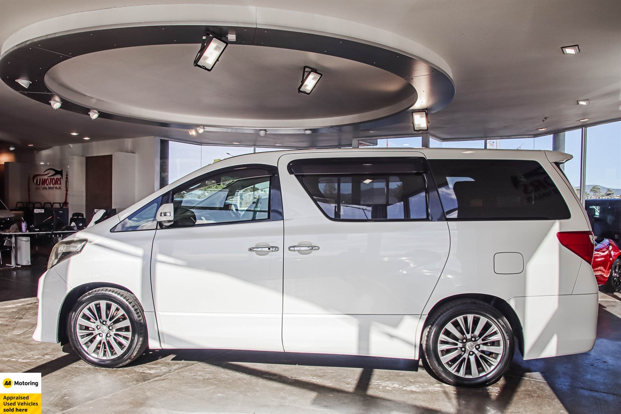2013 Toyota Alphard