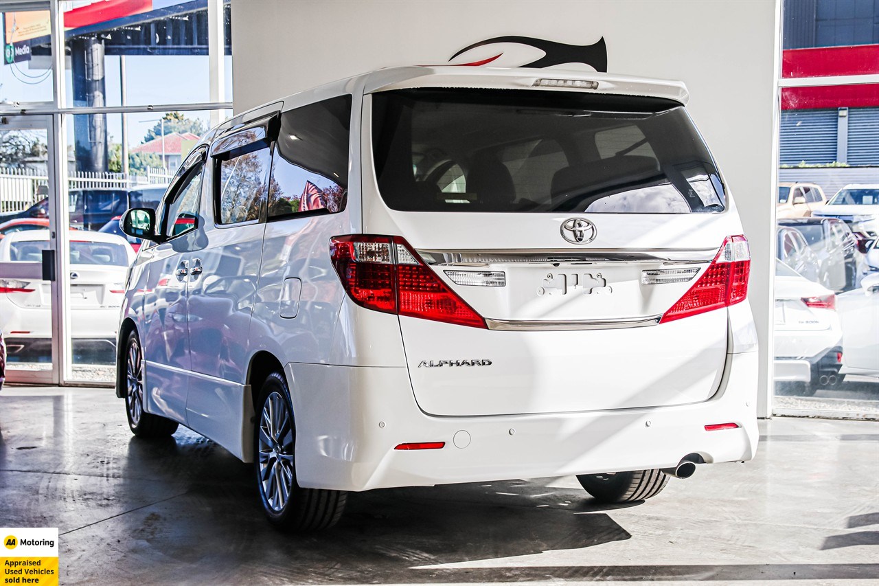 2013 Toyota Alphard