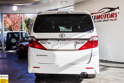 2013 Toyota Alphard - Thumbnail