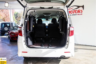 2013 Toyota Alphard - Thumbnail