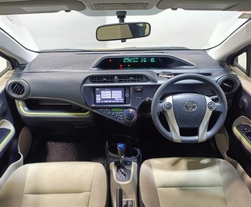 2012 Toyota Aqua - Thumbnail