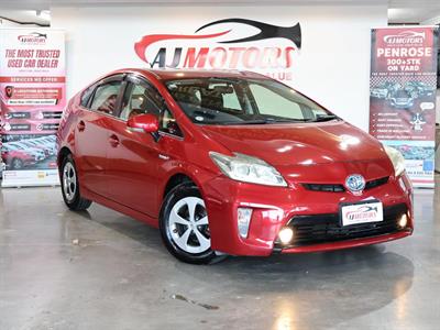 2014 Toyota Prius - Thumbnail
