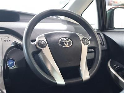2014 Toyota Prius - Thumbnail