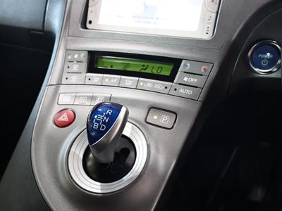2014 Toyota Prius - Thumbnail