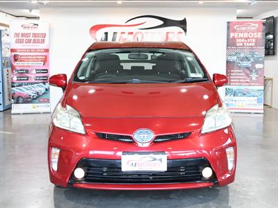 2014 Toyota Prius - Thumbnail
