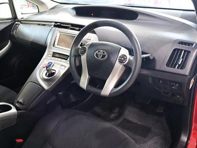 2014 Toyota Prius - Thumbnail