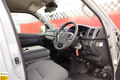 2023 Toyota Hiace - Thumbnail