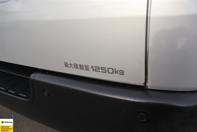 2023 Toyota Hiace - Thumbnail