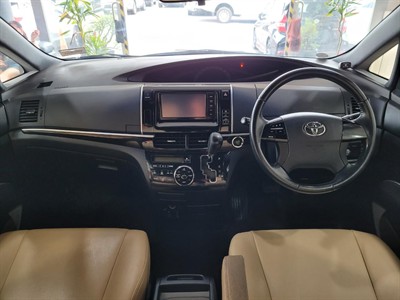 2015 Toyota Estima - Thumbnail