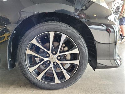 2015 Toyota Estima - Thumbnail