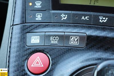 2012 Toyota Prius - Thumbnail