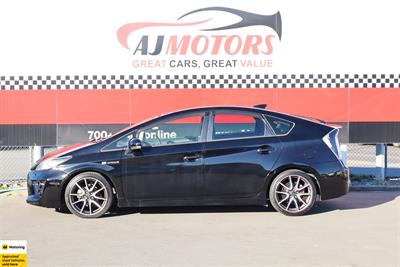 2012 Toyota Prius - Thumbnail