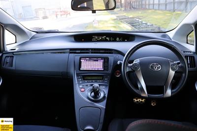 2012 Toyota Prius - Thumbnail