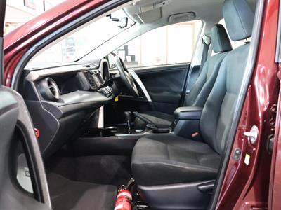 2016 Toyota RAV4 - Thumbnail