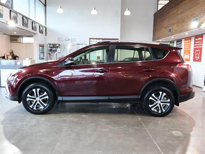 2016 Toyota RAV4 - Thumbnail